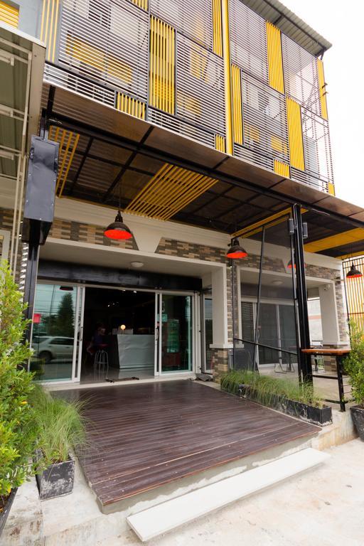 OYes Hostel Krabi town Buitenkant foto