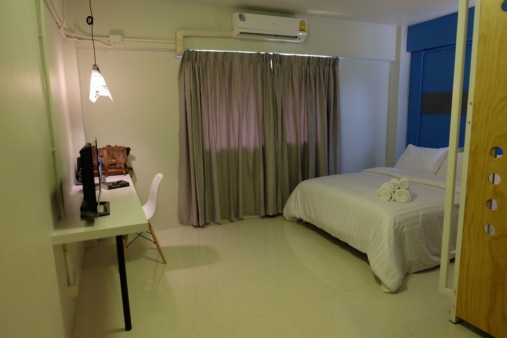 OYes Hostel Krabi town Buitenkant foto