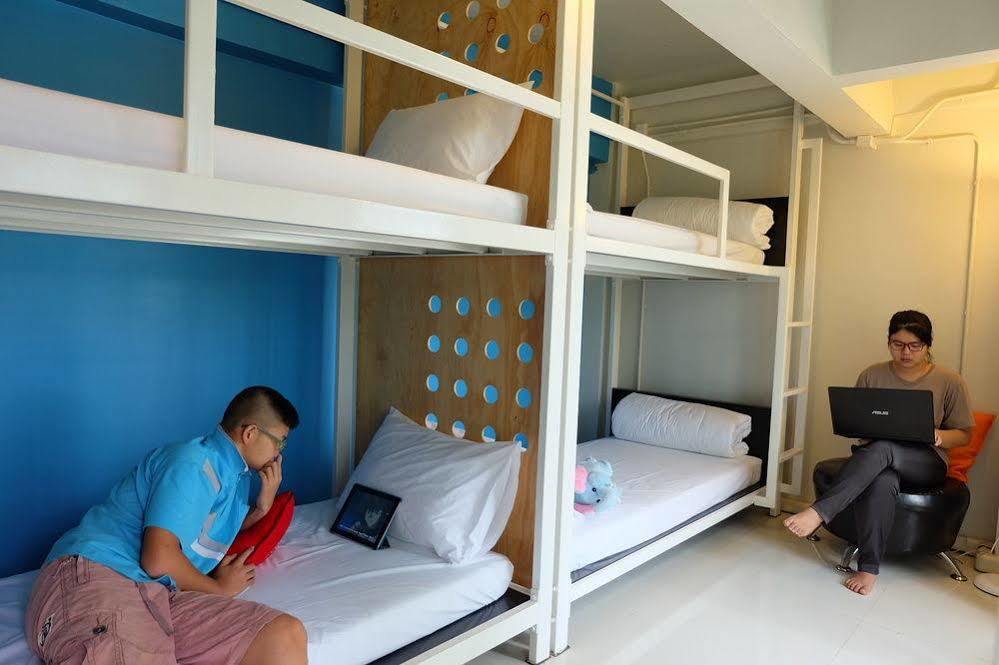 OYes Hostel Krabi town Buitenkant foto