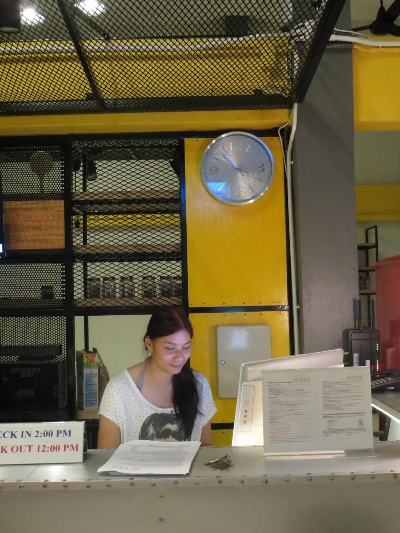 OYes Hostel Krabi town Buitenkant foto