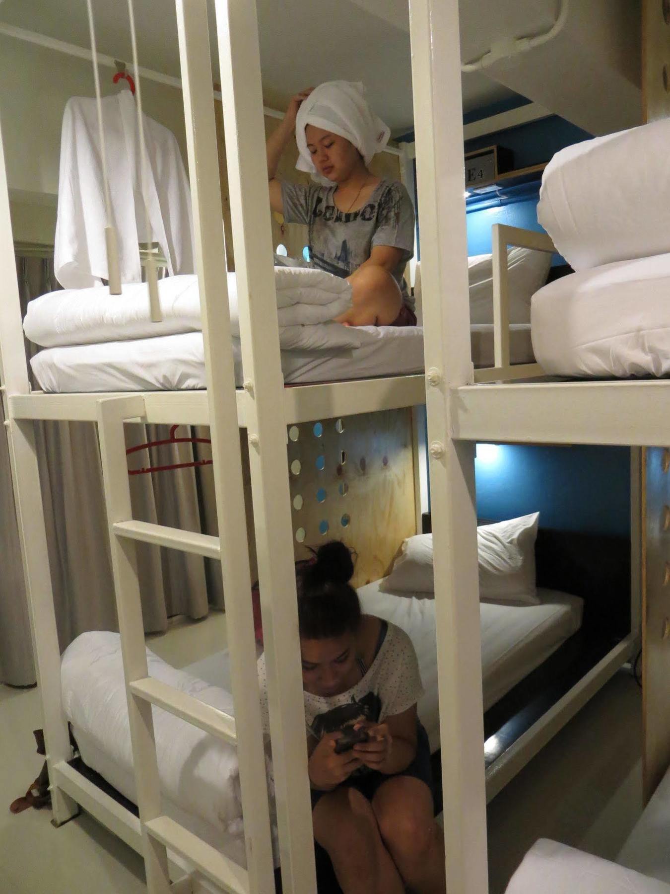 OYes Hostel Krabi town Buitenkant foto