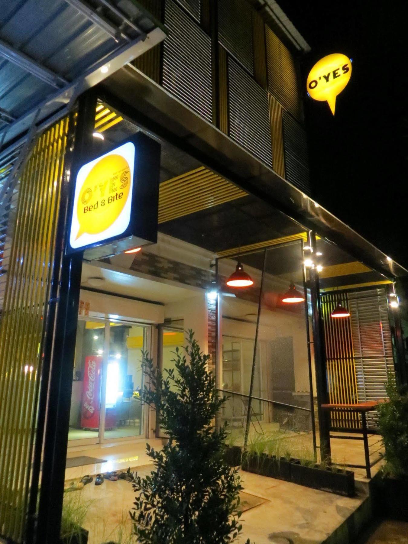 OYes Hostel Krabi town Buitenkant foto
