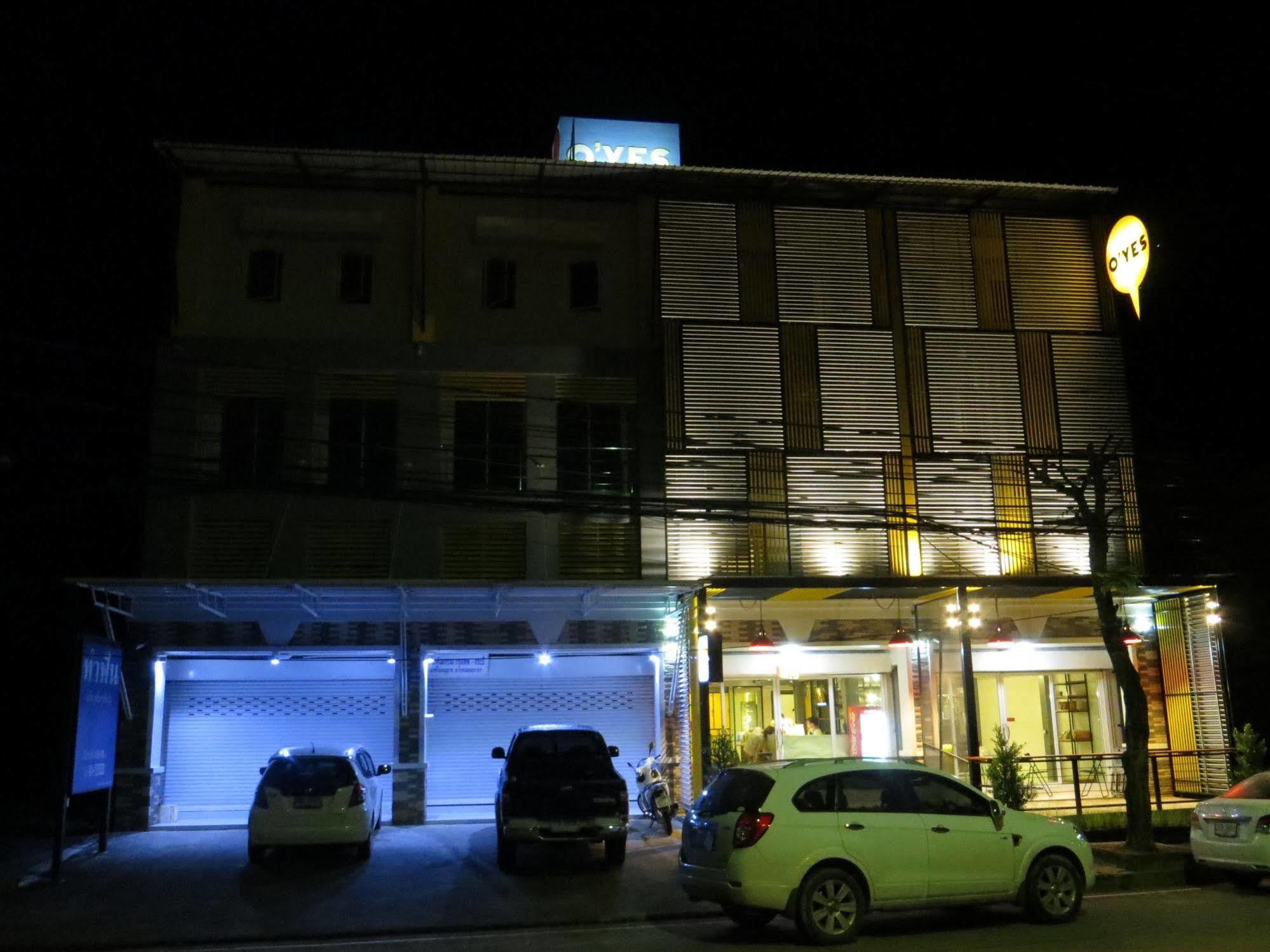 OYes Hostel Krabi town Buitenkant foto