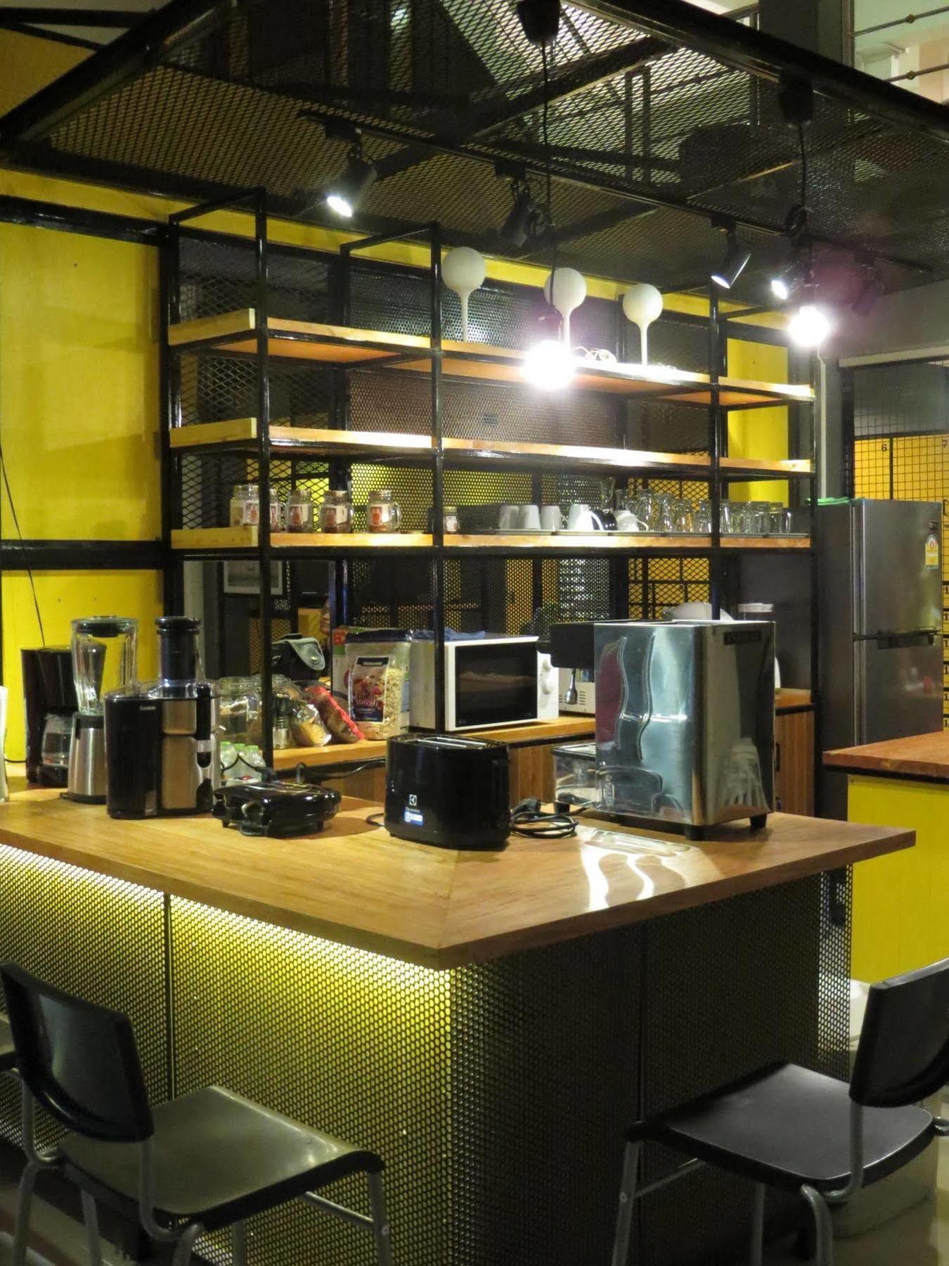OYes Hostel Krabi town Buitenkant foto